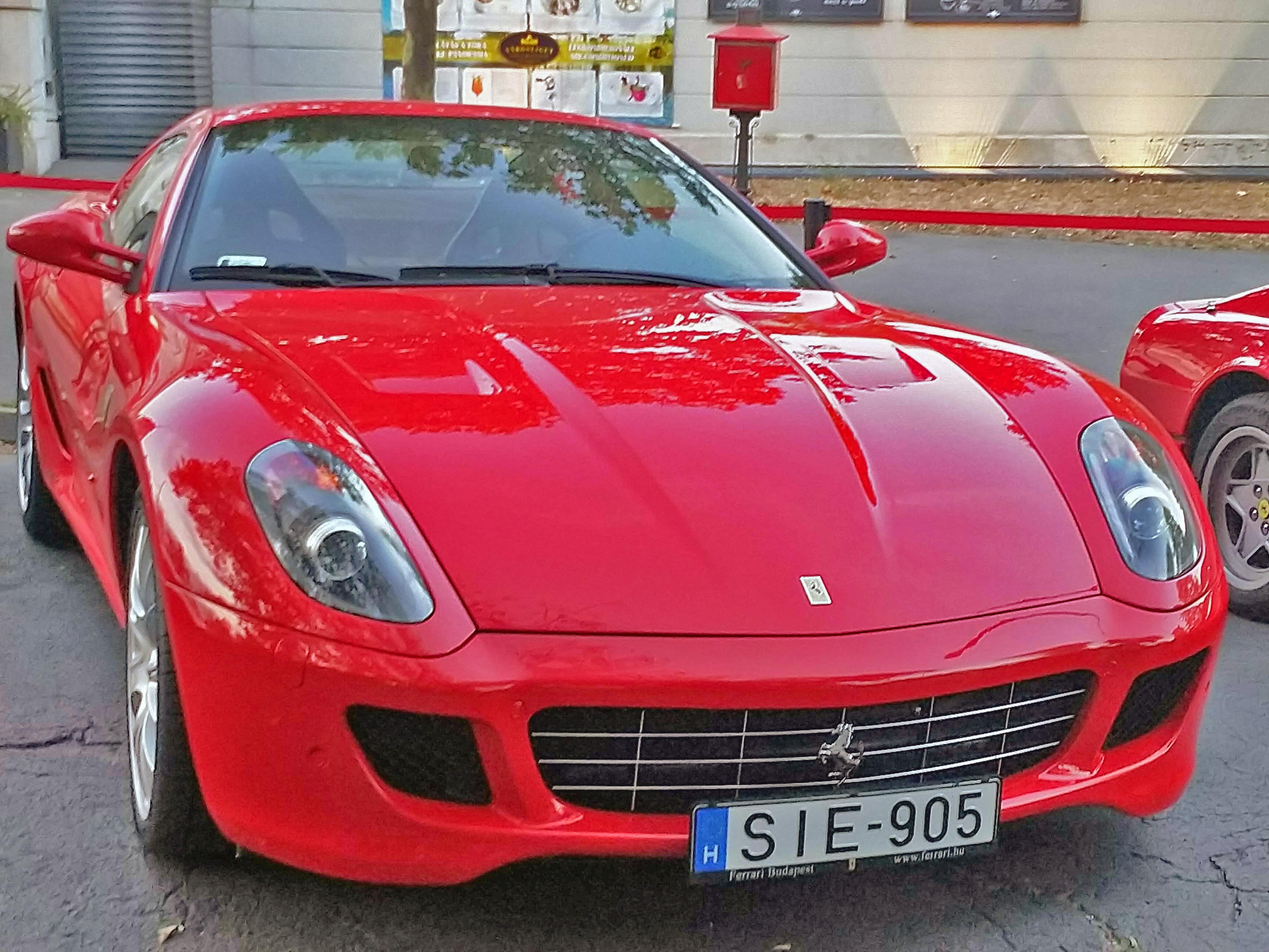 Ferrari F12 Bwelinetta